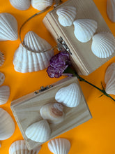 Load image into Gallery viewer, Wood Seashells Mini Chest
