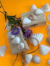 Load image into Gallery viewer, Wood Seashells Mini Chest
